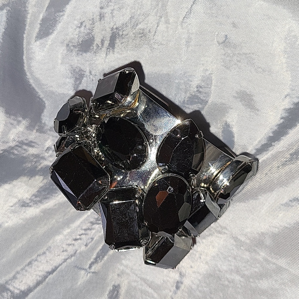 Gem Detailed Statement Bracelet Euc - image 3